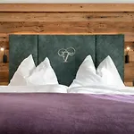 Der Tropolacherhof & Restaurant Hotel 3*