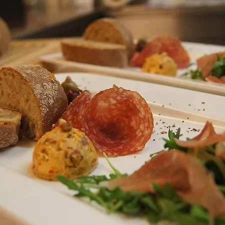 Der Troepolacherhof & Restaurant 3* Tröpolach