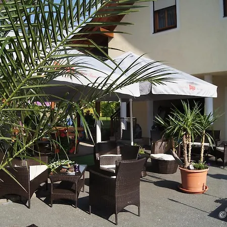 Der Troepolacherhof & Restaurant Tropolach